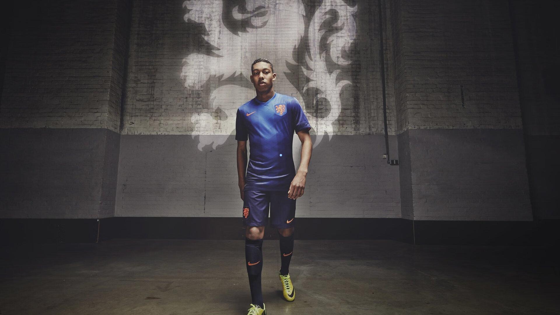 【pg模拟器】铁锤帮主场迎战黑猫，万-比萨卡与鲍恩首发引领战局，穆杰莱、布罗贝伊替补出战引关注